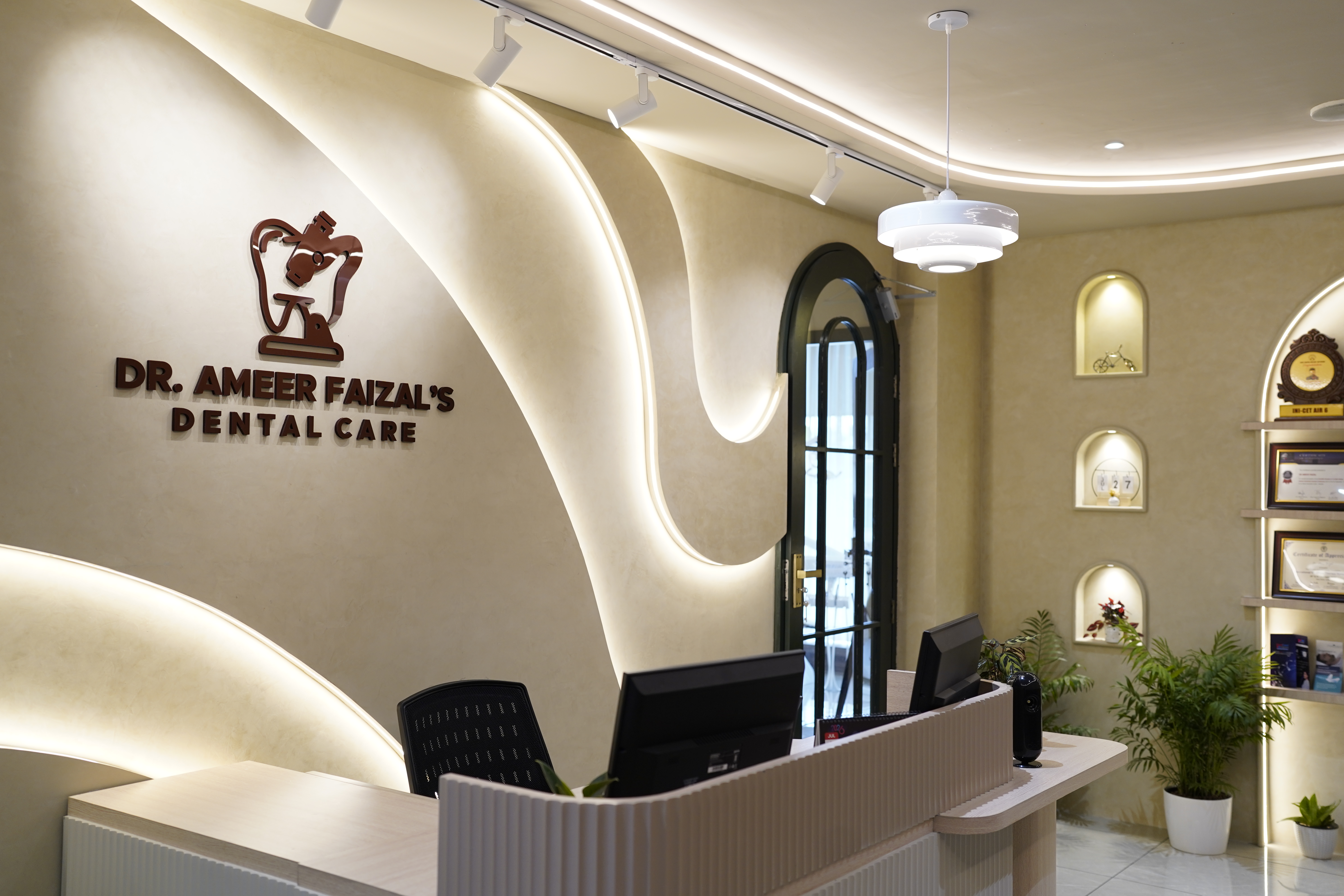 Dr Ameer Faizal's Dental Clinic — Luxury Reception Interior